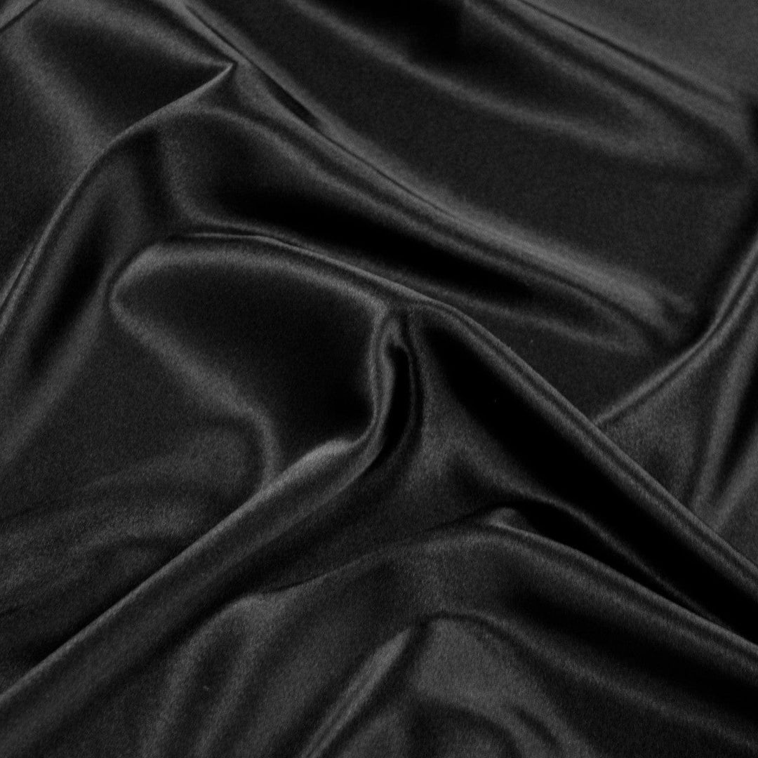 Garn & Metervarer Pure Silk SORT 100% SILKE SATIN