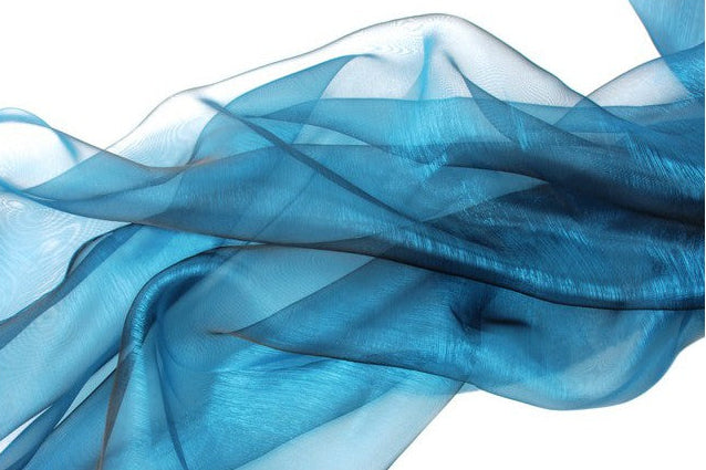 SMARAGDGRÖN ORGANZA - LÄTT OCH TRANSPARENT TYG FÖR DEKORATION, BRÖLLOP OCH KREATIVA PROJEKT