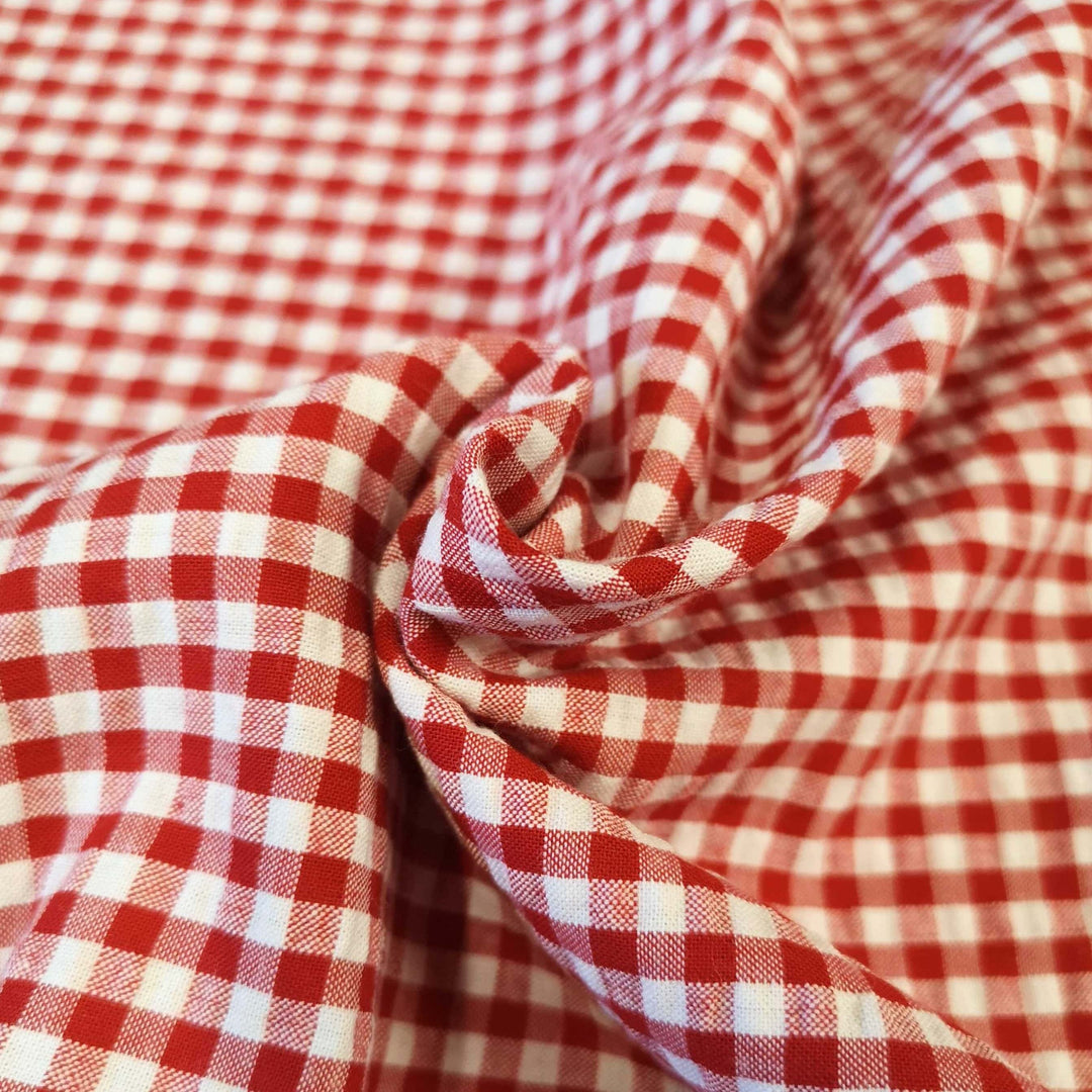 DIY: Sy ett sommarset i seersucker – med volangbyxor och blus med puffärmar