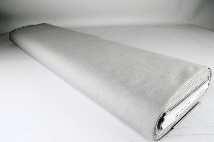 SILVERGRÅ BOMULLSTWILL – KRAFTIGT OCH FORMSTABILT TYG