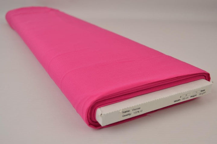 PINK VISKOSTYG – LÄTT FALL & ELEGANT MATT GLANS