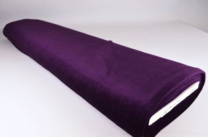 MÖRK LILA VELOUR MED STRETCH – MJUK STICKAD KVALITET