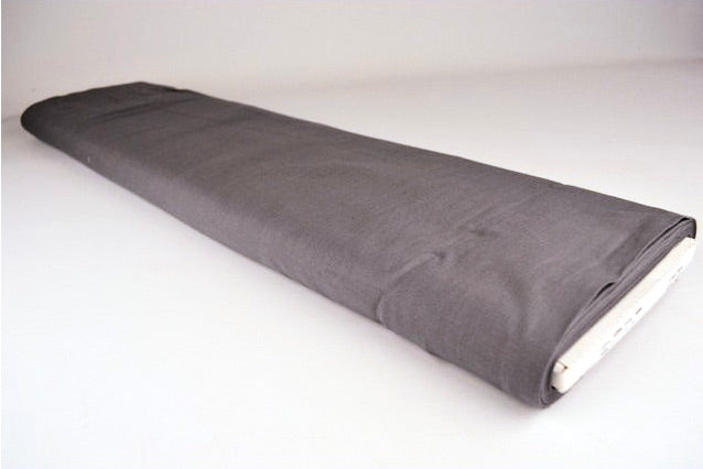 MÖRKGRÅ BOMULLSPOPLIN – TÄTT VÄVT BOMULLSTYG