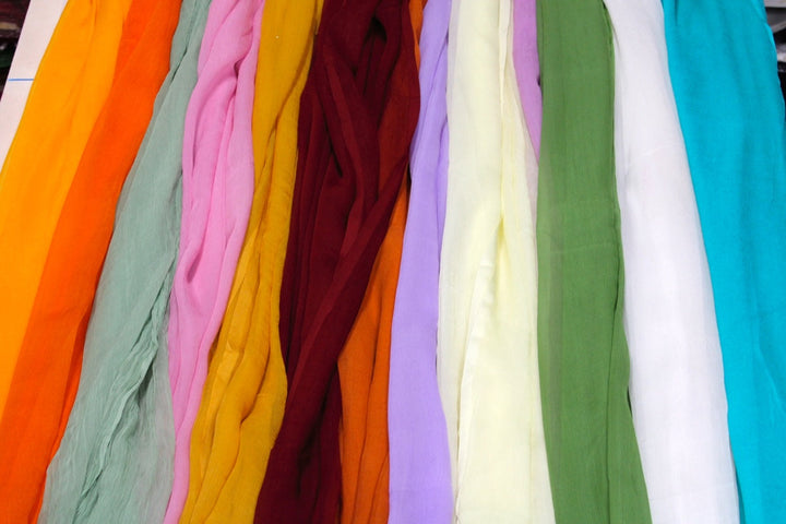 RÅVITT SIDENCHIFFONG – LÄTT, SKIRT CHIFFONGTYG