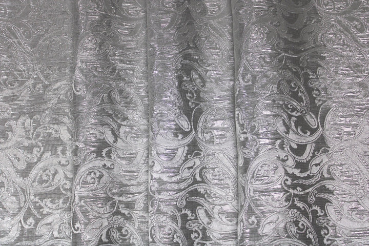 SØLV SATIN JACQUARD STOF MED BLOMSTERRANKER