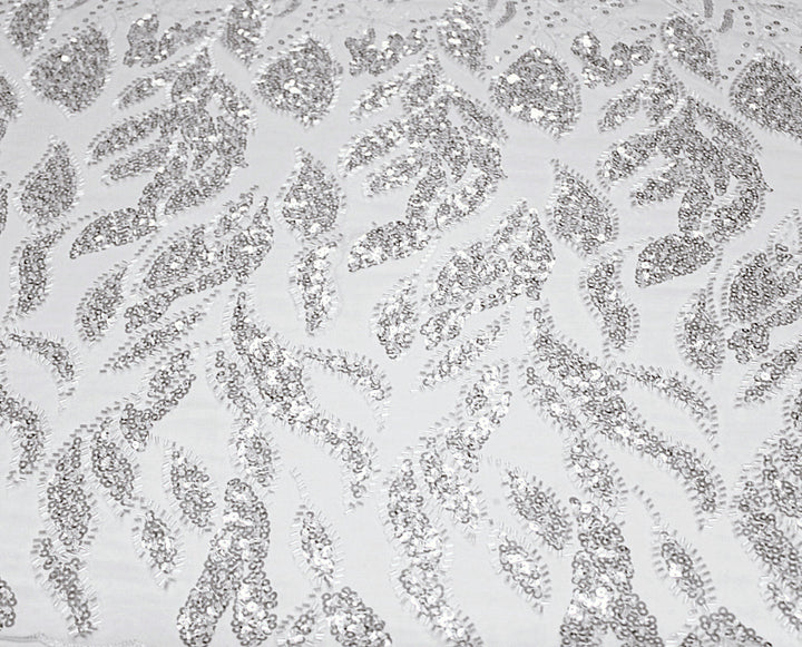 VITT TYLLTYG MED PALJETTER OCH PÄRLOR