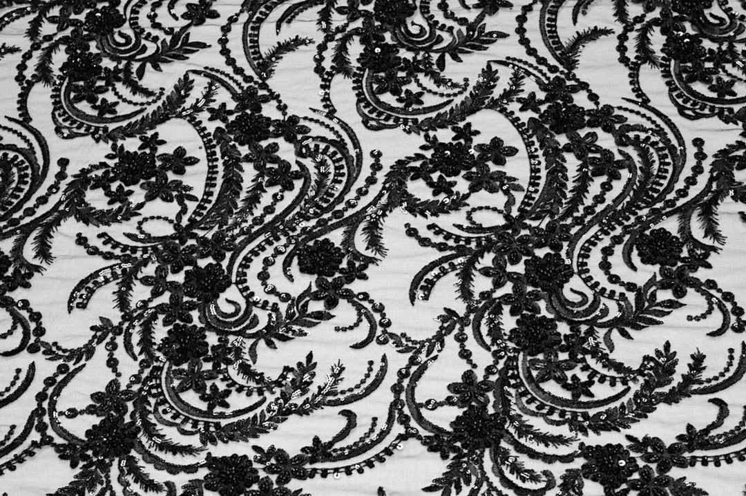 SVART TYLLTYG MED PALJETTER OCH PÄRLOR