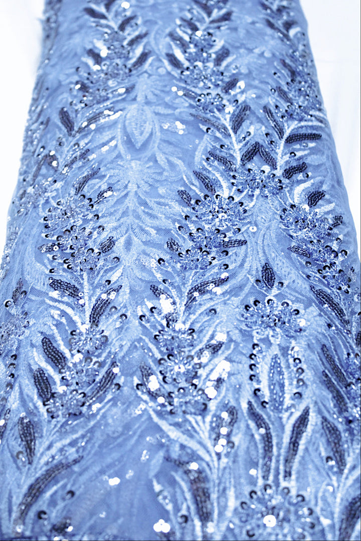 BLÅTT TYLLTYG MED PALJETTER OCH PÄRLOR