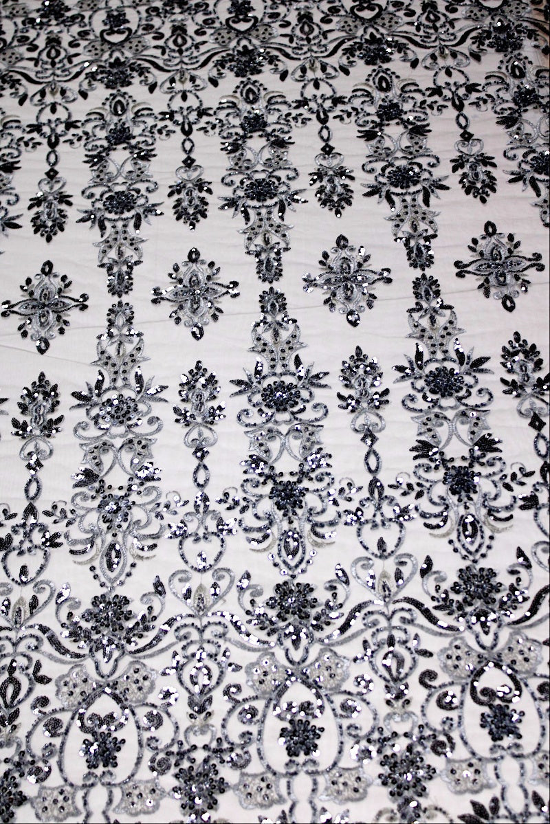 SILVER TYLLTYG MED PALJETTER OCH PÄRLOR