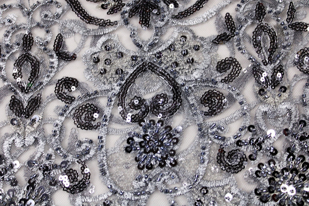 SILVER TYLLTYG MED PALJETTER OCH PÄRLOR