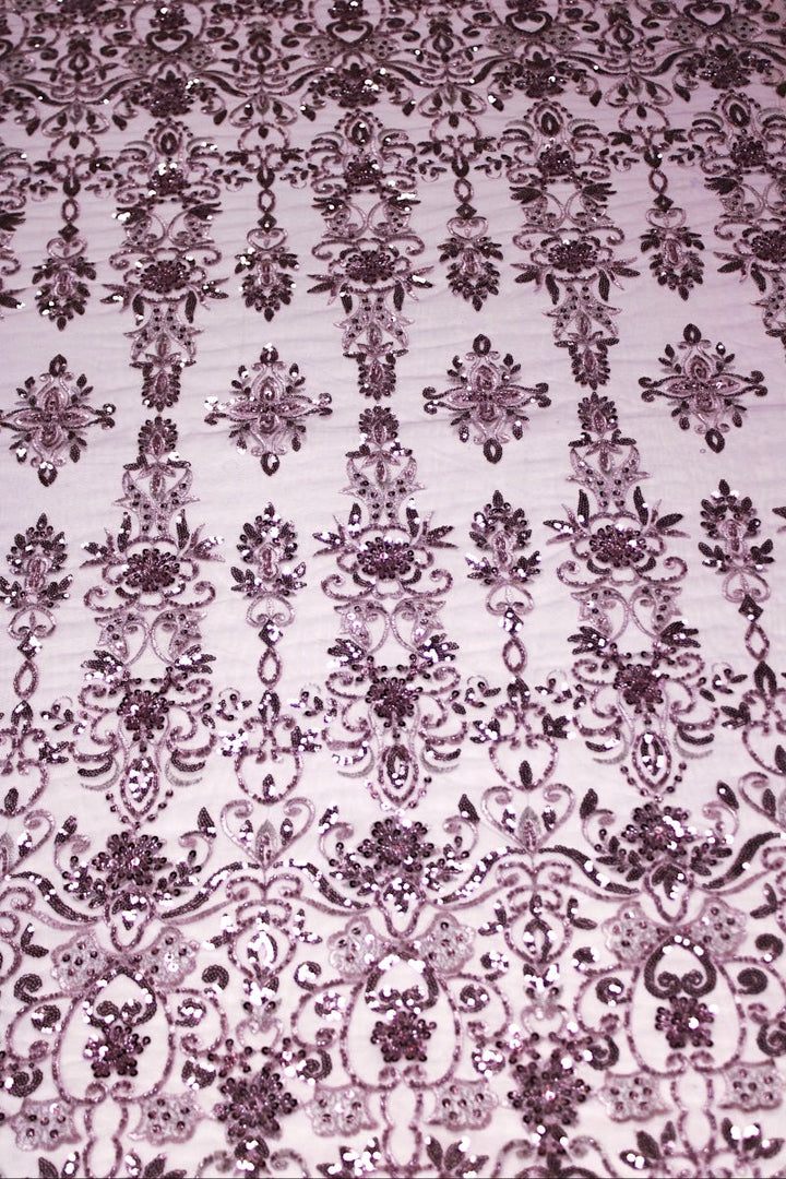 LAVENDEL TYLLTYG MED PALJETTER OCH PÄRLOR
