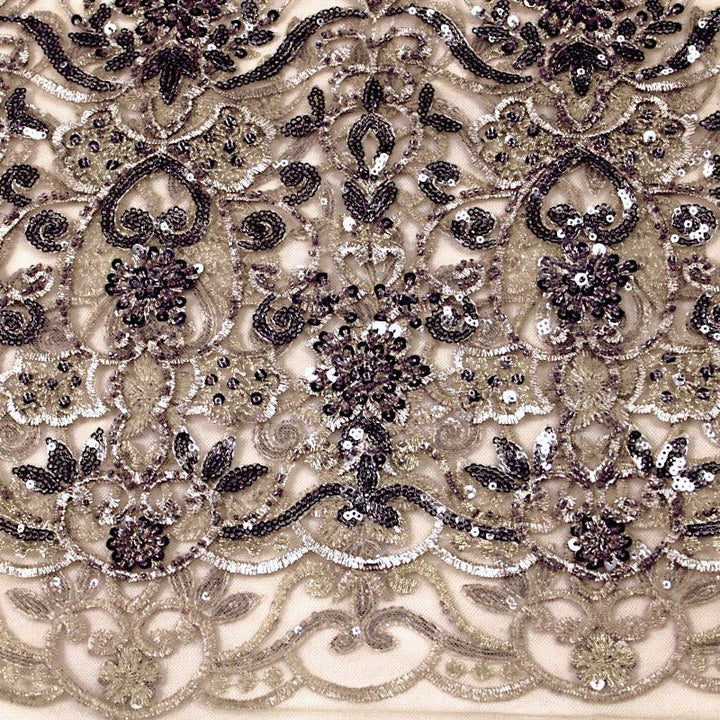 BEIGE TYLLTYG MED PALJETTER OCH PÄRLOR