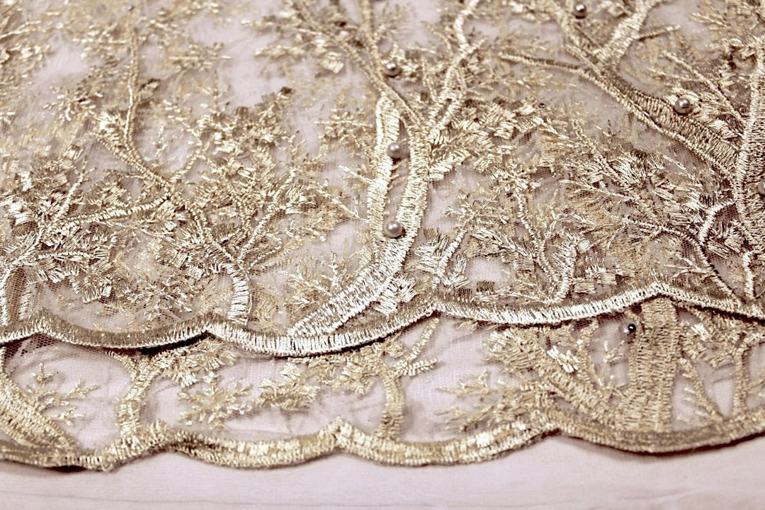 CHAMPAGNE TYLLTYG MED BRODERADE TRÄD