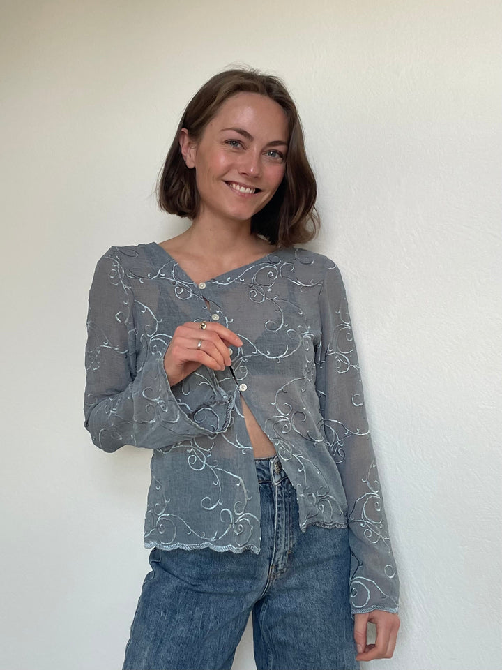 BELLA BLUSEN SYMÖNSTER – DESIGNAT AV DITTE ANDY (STL 34-50)
