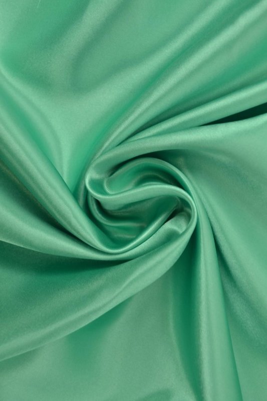 MINTGRÖN SATIN TYG – LÄTT & GLANSIGT