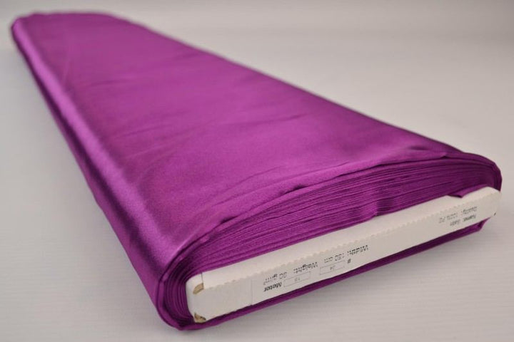 CASSIS SATIN TYG – LÄTT & GLANSIGT