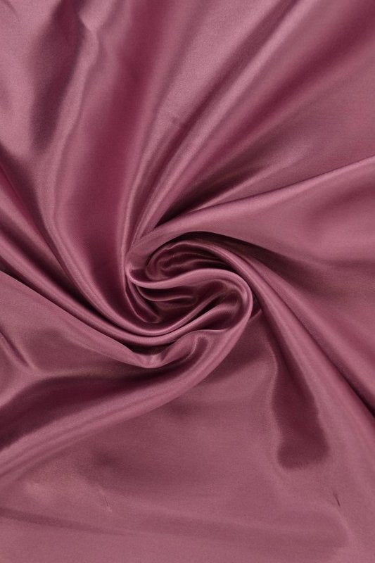 Mörk vintage rosa satin tyg – lätt & glansigt (bild 1 av 8)