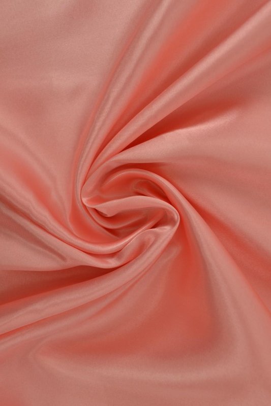 LAXFÄRGAD ROSA SATIN TYG – LÄTT & GLANSIGT