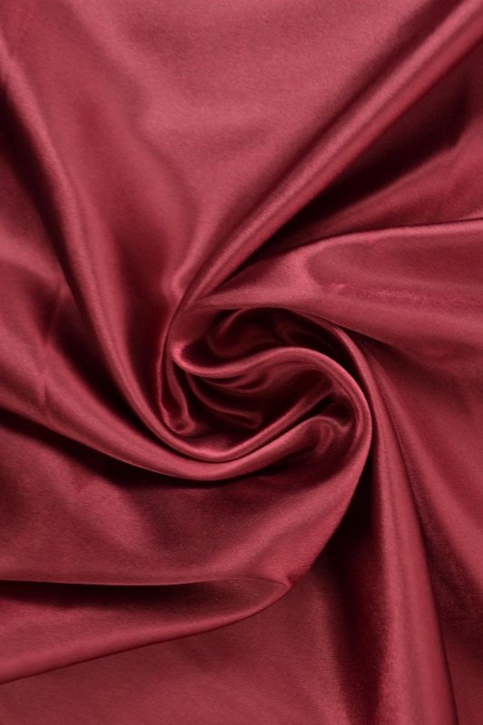 BORDEAUX SATIN TYG – LÄTT & GLANSIGT