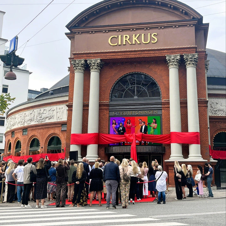 BRUN FODERTYG POLYESTERFODER – SLÄTT, LÄTT & LÄTT GLANS