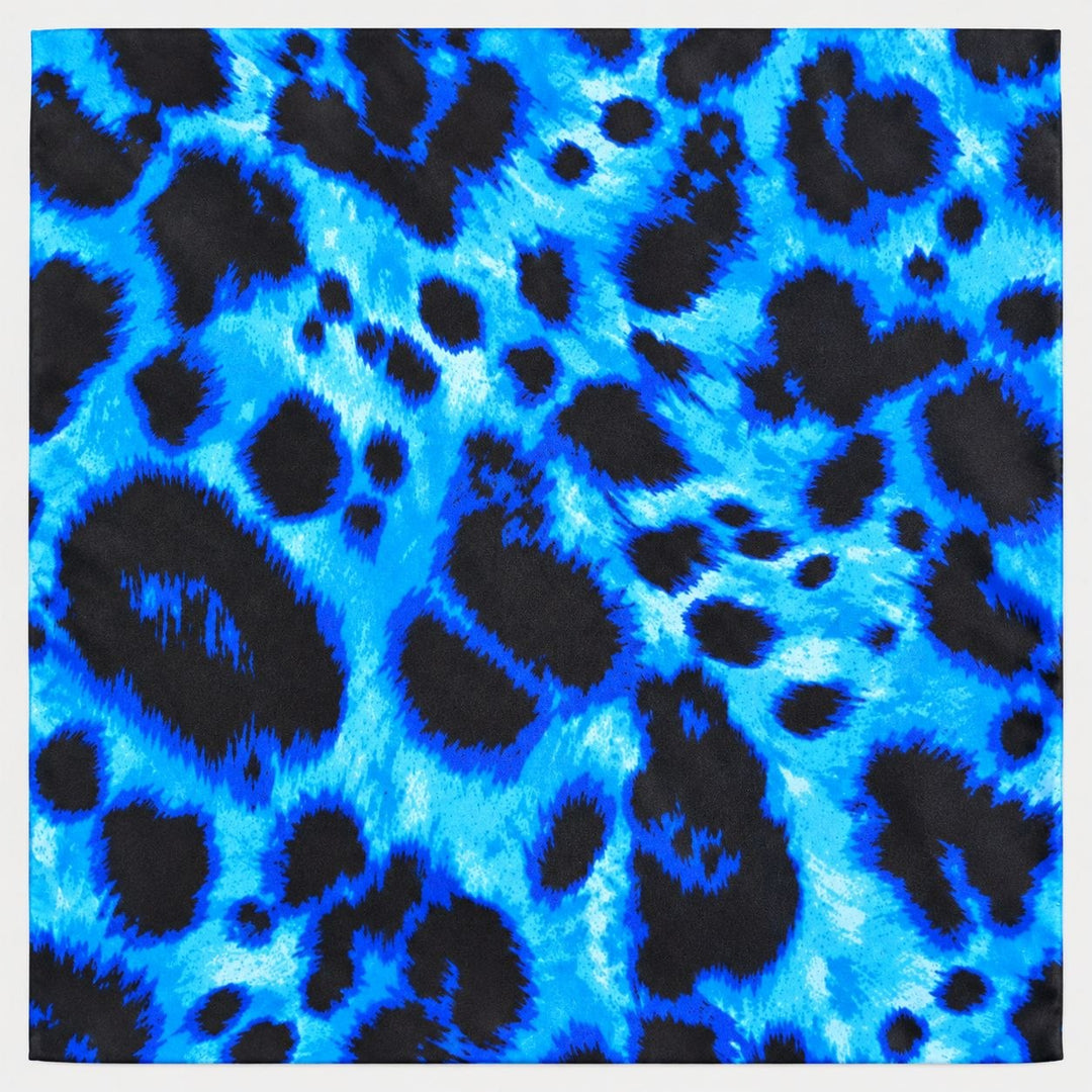 BLÅ SIDEN MED LEOPARDMÖNSTER (bild 1 av 3)