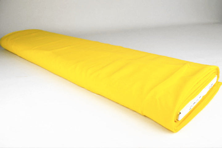 GUL CHIFFONG – LÄTT, TRANSPARENT & MED VACKERT FALL