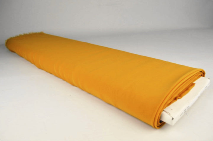 CURRYGUL CHIFFONG – LÄTT, TRANSPARENT & MED VACKERT FALL