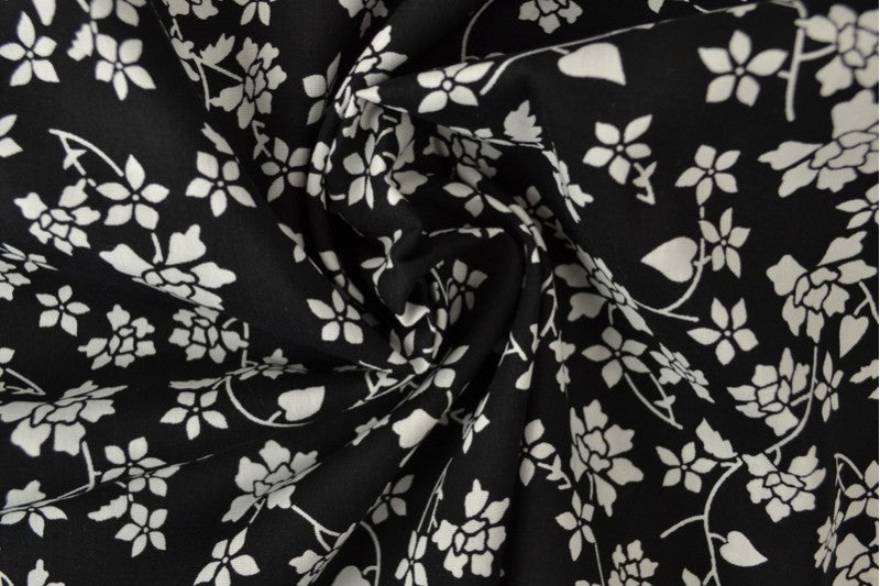 SORT BOMULDSPOPLIN MED HVIDT BLOMSTERPRINT