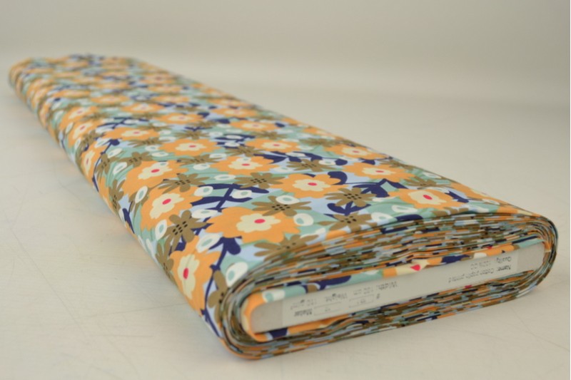LYSEBLÅ BOMULDSPOPLIN MED STORE RETRO BLOMSTER – ORANGE & MARINEBLÅ