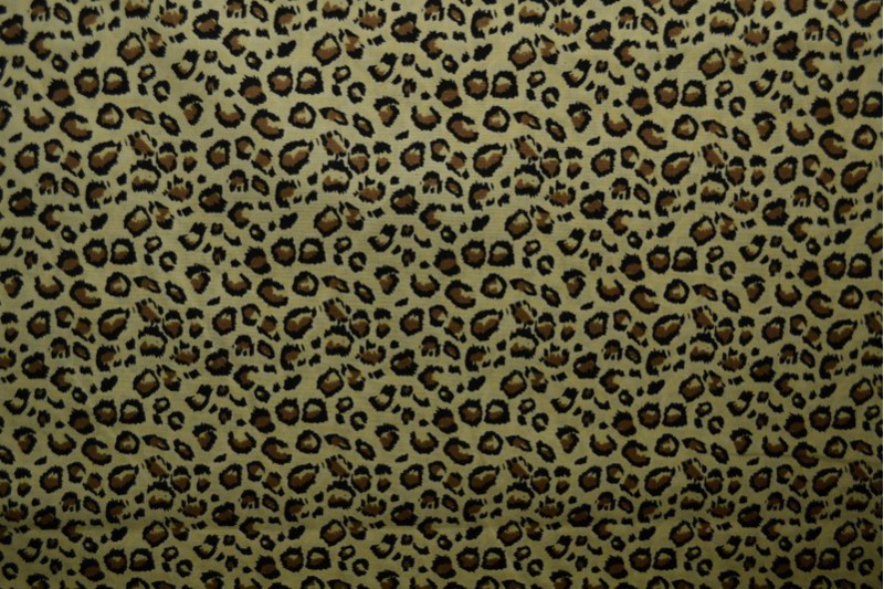 OLIVEN BOMULDSPOPLIN MED LEOPARDPRINT – SORT & BRUN