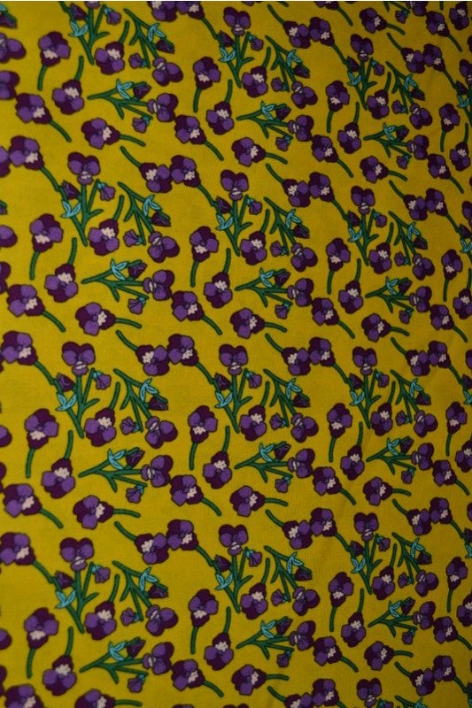 GUL BOMULDSPOPLIN MED BLOMSTERPRINT – LILLA & GRØN
