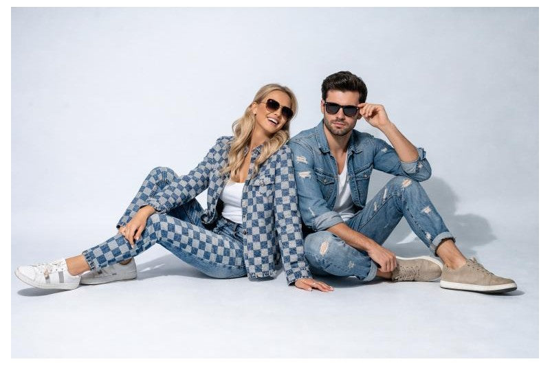 SVART DENIMTYG MED MOLNMÖNSTER – METERVARA TILL BYXOR & JACKOR