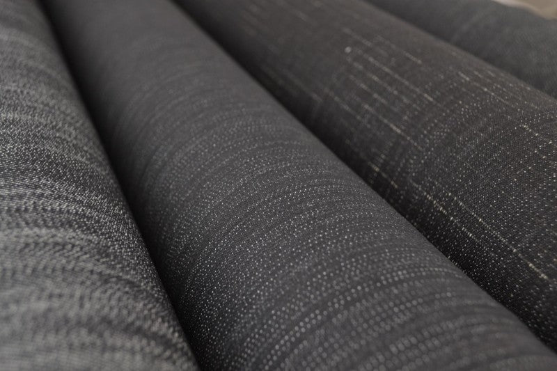 MÖRKGRÅ OTVÄTTAT DENIM MED STRETCH – 300 G/M²