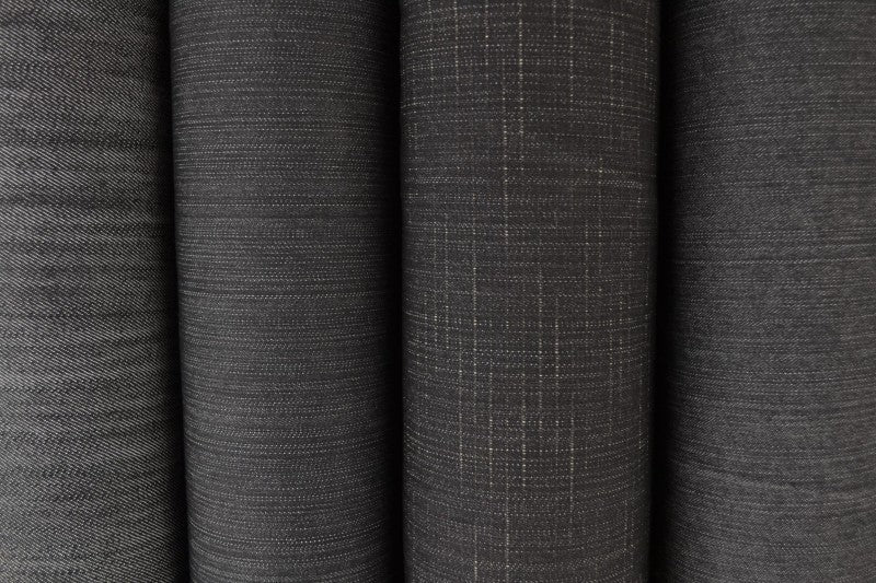 MÖRK OLIV OTVÄTTAT DENIM MED STRETCH – 300 G/M²