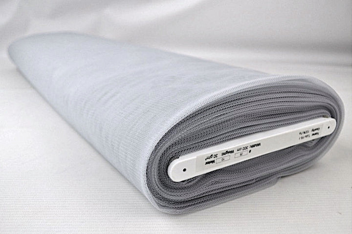 SILVERGRÅ FLAMSKYDDAD STYV TYLL – LÄTT, FORMFAST & CERTIFIERAD