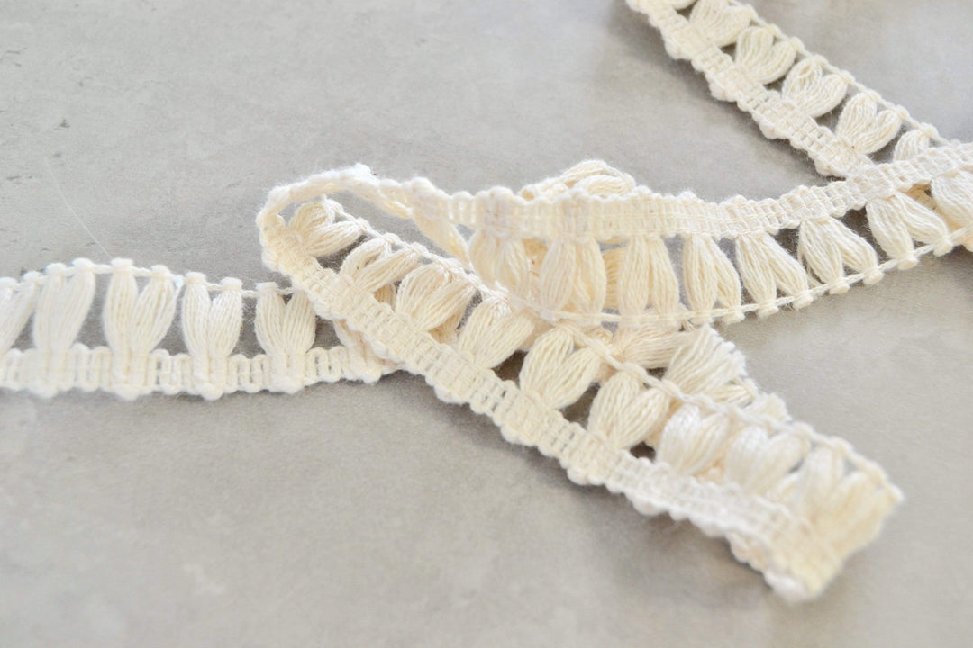 RÅVIT BAND MED MÖNSTER 20MM