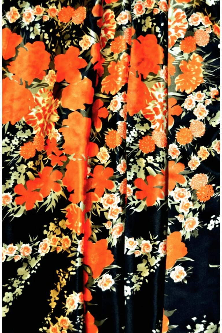 G&M Silke ORANGE OG MØRK SILKE MED BLOMSTER