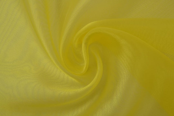 GUL ORGANZA – TRANSPARENT & GLÄNSANDE