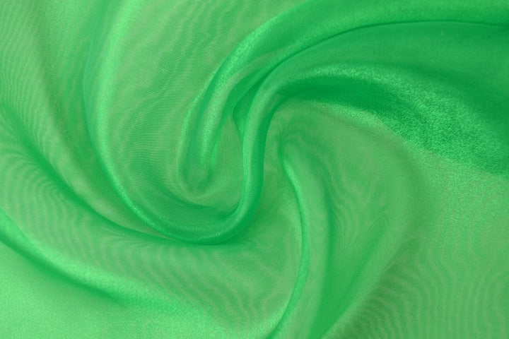GRÖN ORGANZA – TRANSPARENT & GLÄNSANDE