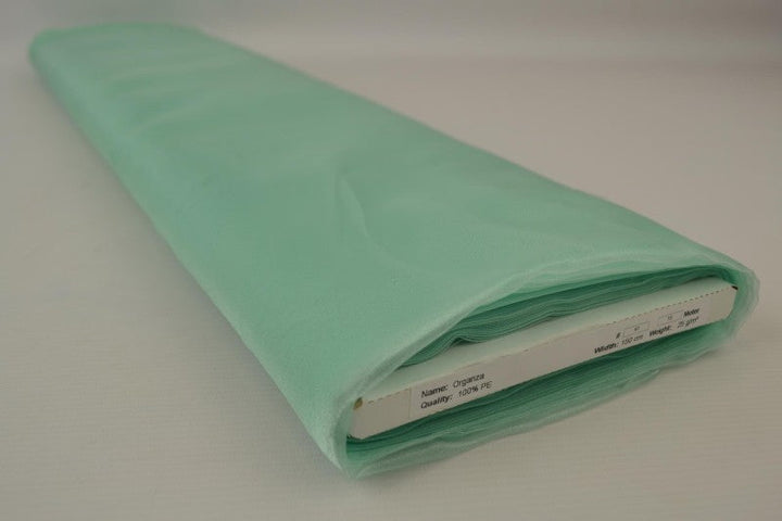 MINTGRÖN ORGANZA – TRANSPARENT & GLÄNSANDE