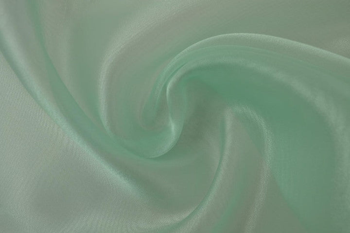 MINTGRÖN ORGANZA – TRANSPARENT & GLÄNSANDE
