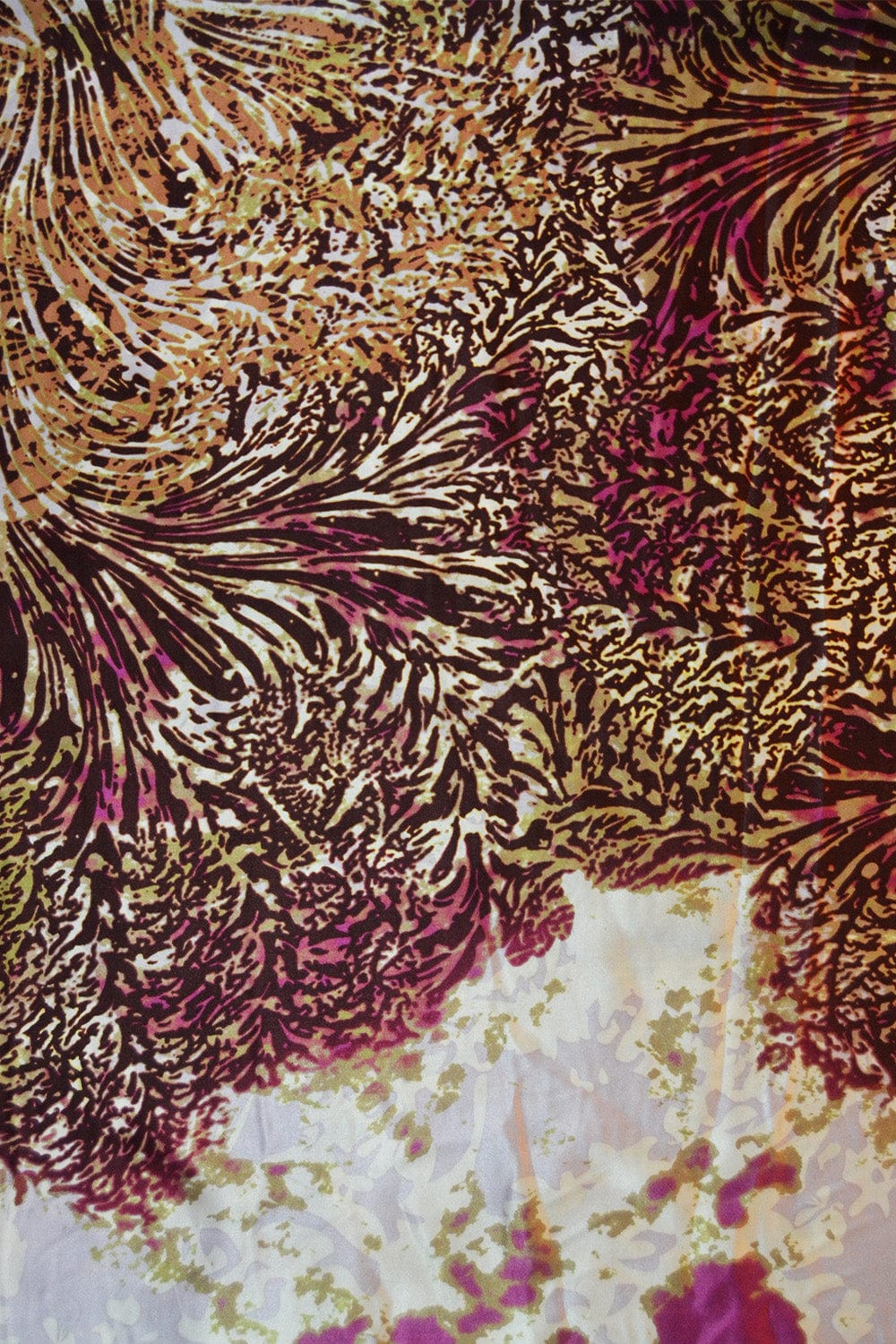 Garn & Metervarer Silke RØD OG BRONZEFARVET SILKE M. SORT MØNSTER