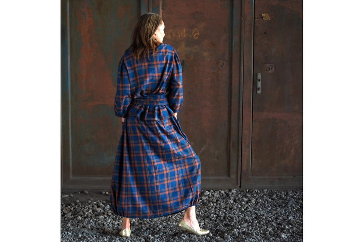BEIGE SKOTTSKRUTEN FLANNEL M. SVARTA OCH BLÅ LINJER