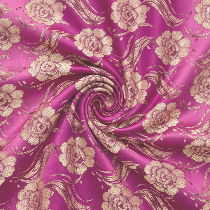 LILA SATIN JACQUARD TYG MED BLOMMOR