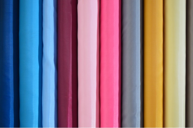 BEIGE FODERTYG POLYESTERFODER – SLÄTT, LÄTT & LÄTT GLANS