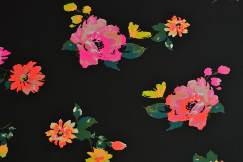 SVART LYCRA TYG FÖR BADKLÄDER OCH SPORTKLÄDER MED AKVARELL BLOMMÖNSTER