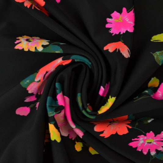 SVART LYCRA TYG FÖR BADKLÄDER OCH SPORTKLÄDER MED AKVARELL BLOMMÖNSTER