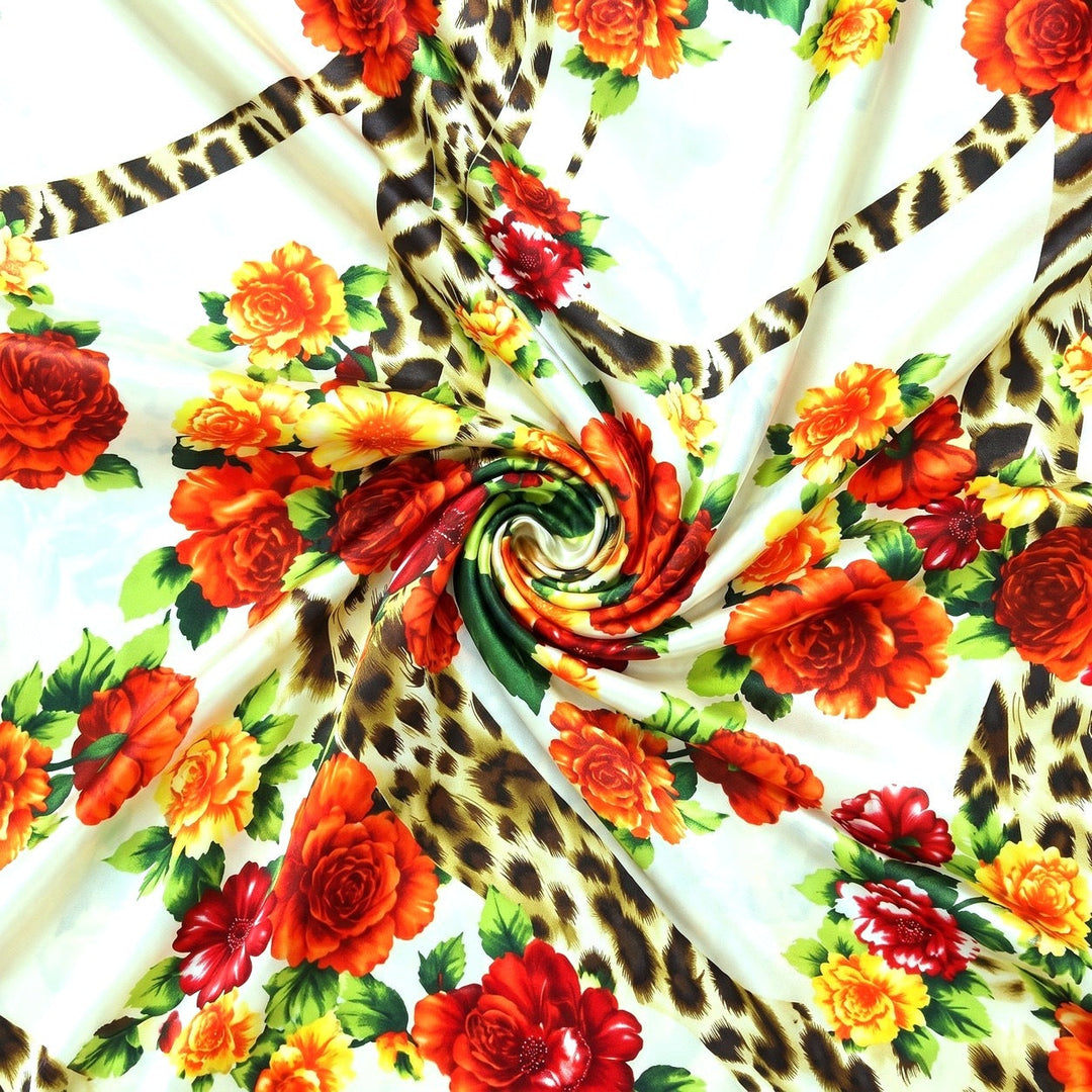 LJUS SIDEN MED BLOMMOR OCH LEOPARD TRYCK