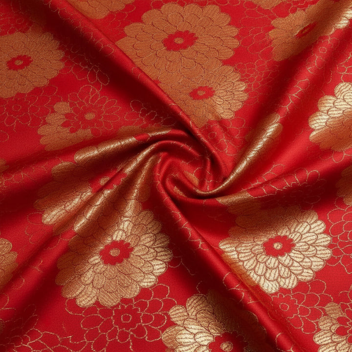 RÖD SATIN JACQUARD TYG MED RINGBLOMMOR (bild 2 av 3)
