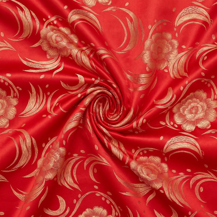 RÖD SATIN JACQUARD TYG MED BLOMMOR